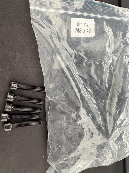 M8 x 40 Bolt DIN 912